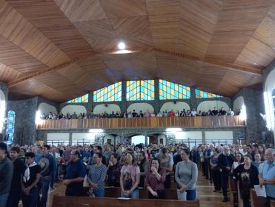 Missa dos Romeiros em Laranjeiras do Sul levou centenas de devotos ao SantuÃ¡rio